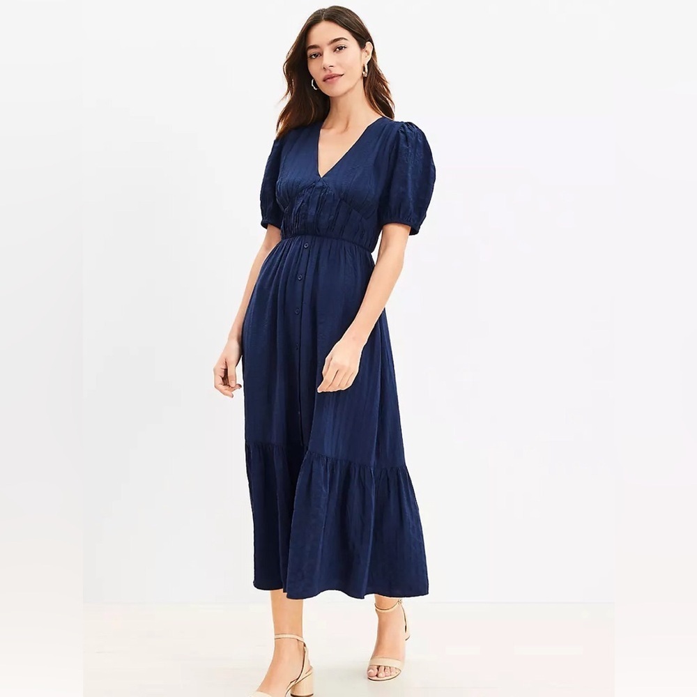 NWT! Ann Taylor Loft Textured all on Sleeve Flounce Midi Dress in Navy Size 2